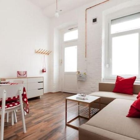 Loft Style Apartment In Hipster Area Budapest Bagian luar foto